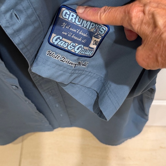 Disney Blue Grumpy's Gas & Grease Men's Shirt vintage size Med - Picture 4 of 8